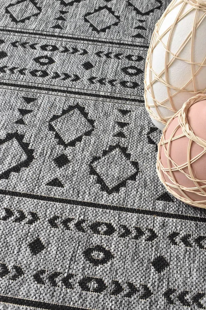 Alaska Indoor Outdoor 33 Dark Grey Rug - Image 14