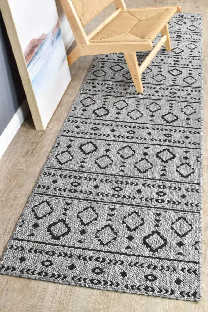 Alaska Indoor Outdoor 33 Dark Grey Rug - Image 20