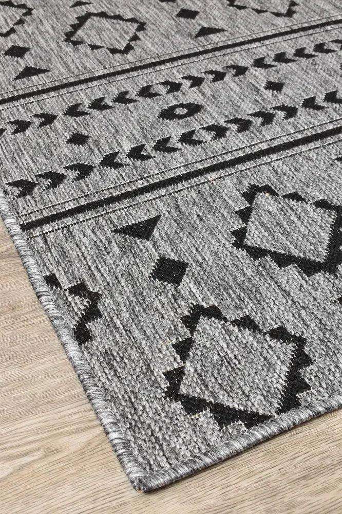Alaska Indoor Outdoor 33 Dark Grey Rug - Image 5