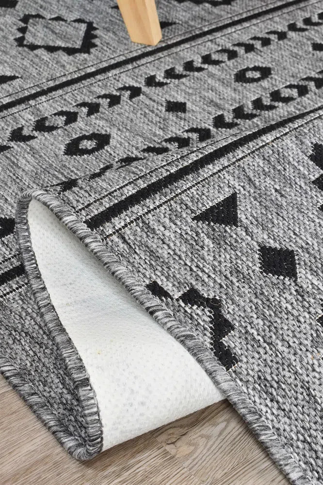 Alaska Indoor Outdoor 33 Dark Grey Rug - Image 9