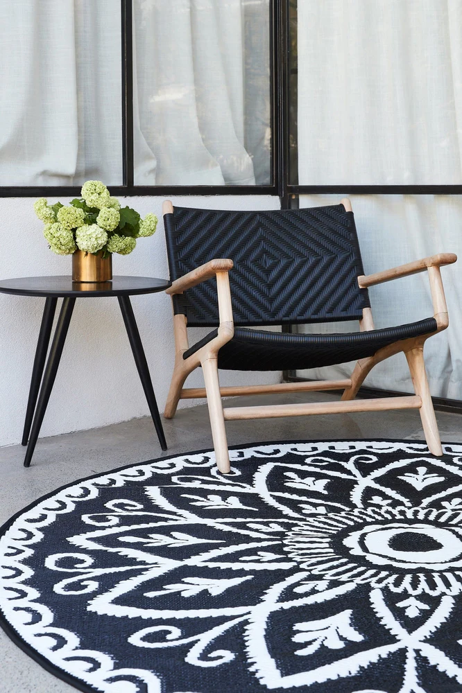 Benaras Black & White Reversible Round Outdoor Rug - Image 7