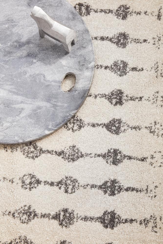Chrome Elsa Silver Round Rug - Image 9