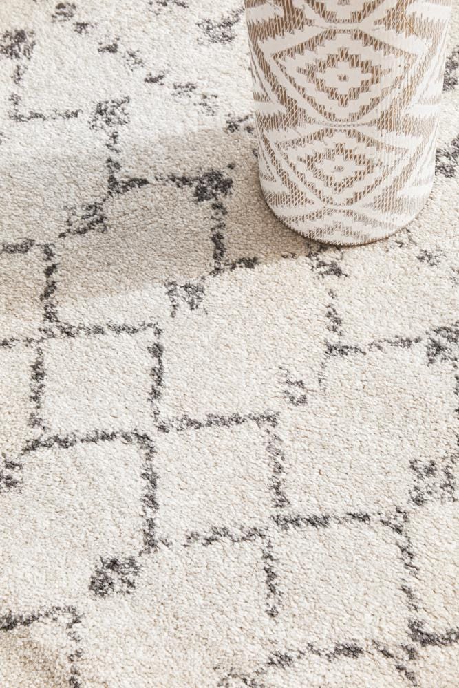 Chrome Elsa Silver Runner Rug - Image 9