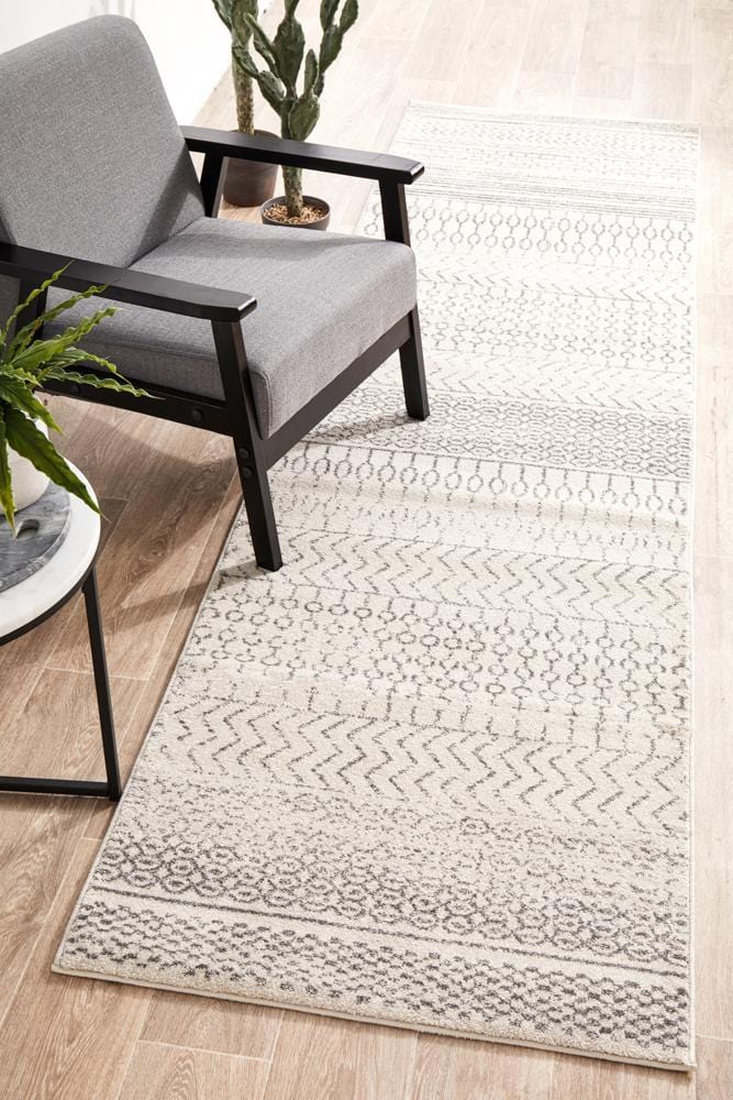 Chrome Harper Silver Runner Rug - Image 3