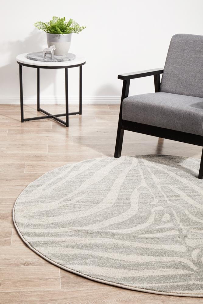 Chrome Savannah Silver Round Rug - Image 3