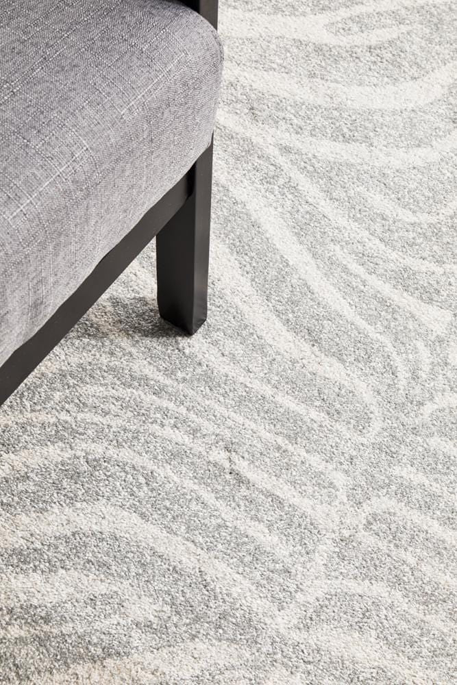 Chrome Savannah Silver Runner Rug - Image 9