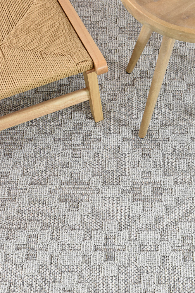 Colorado Chevron Light Grey Outdoor Rug - Image 12