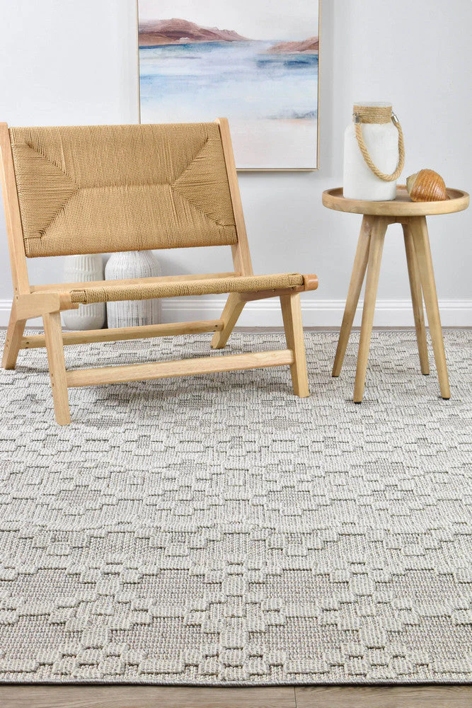 Colorado Chevron Light Grey Outdoor Rug - Image 4