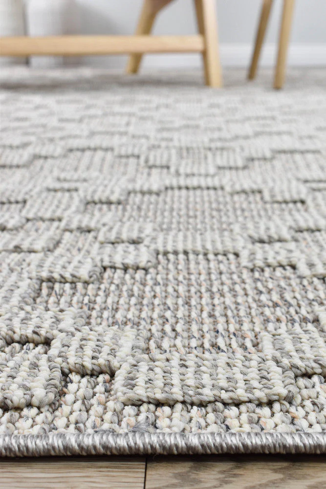 Colorado Chevron Light Grey Outdoor Rug - Image 7