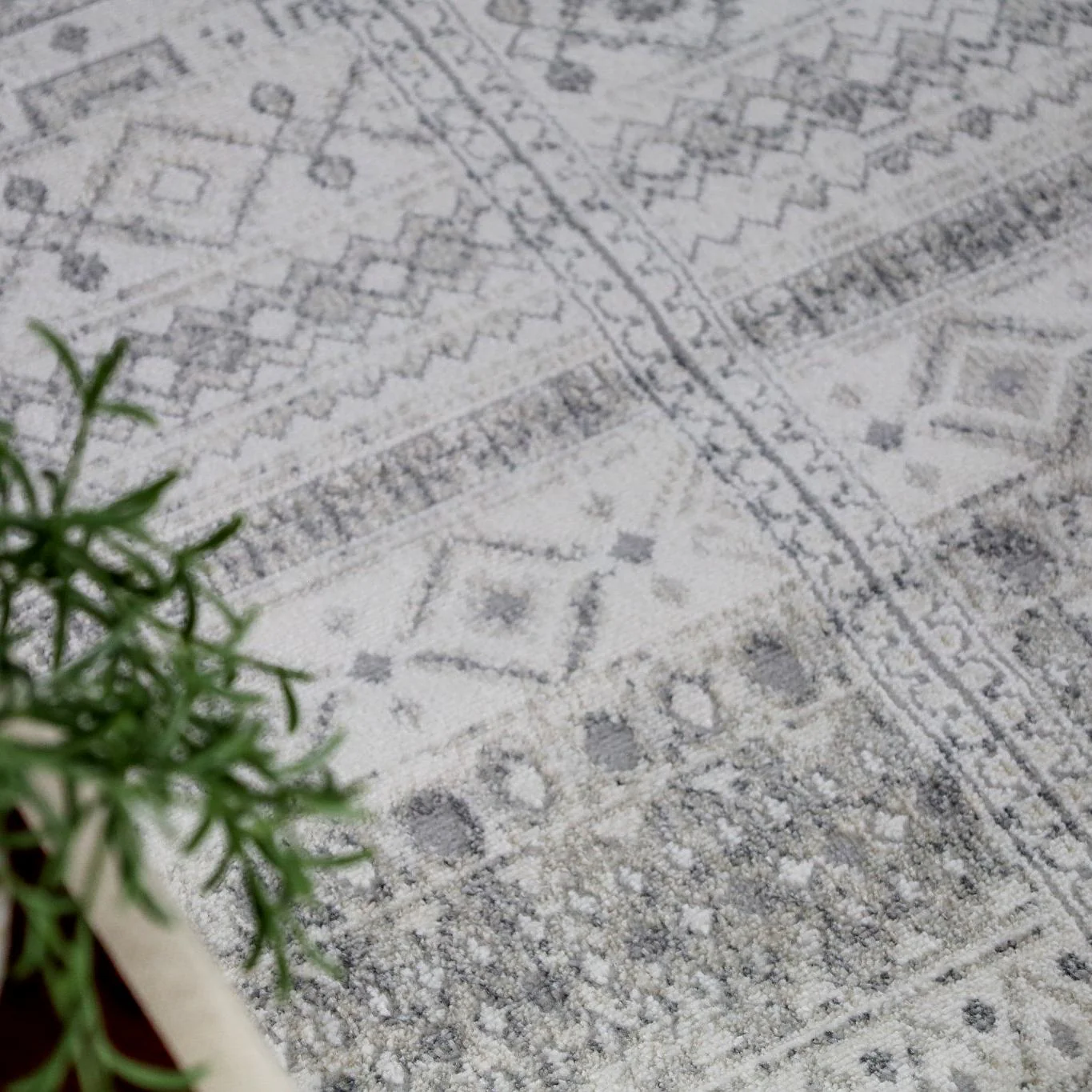 Ikop Light Grey and White Traditional Distressed Rug - Image 8
