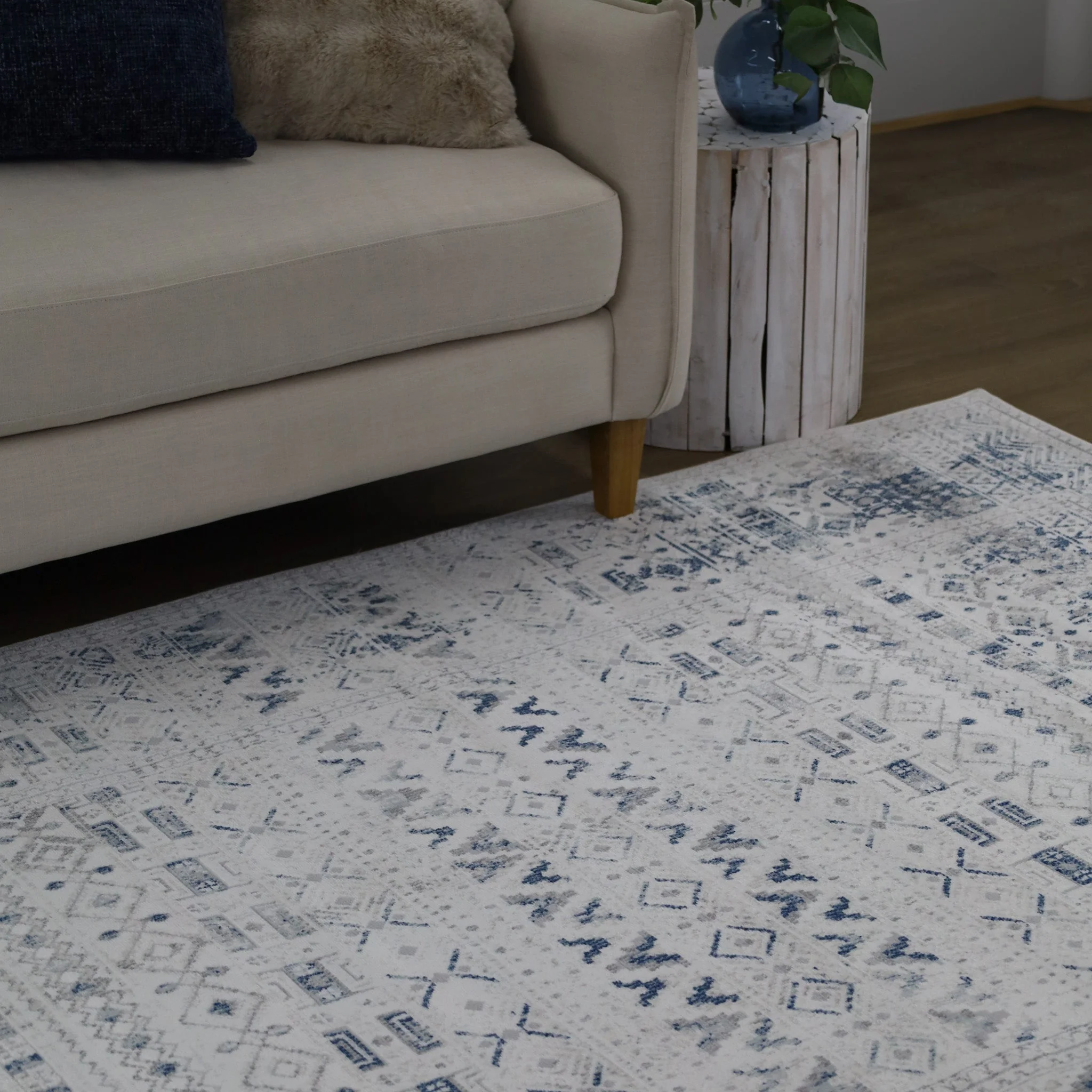 Izmir Navy and White Traditional Distressed Rug - Image 8