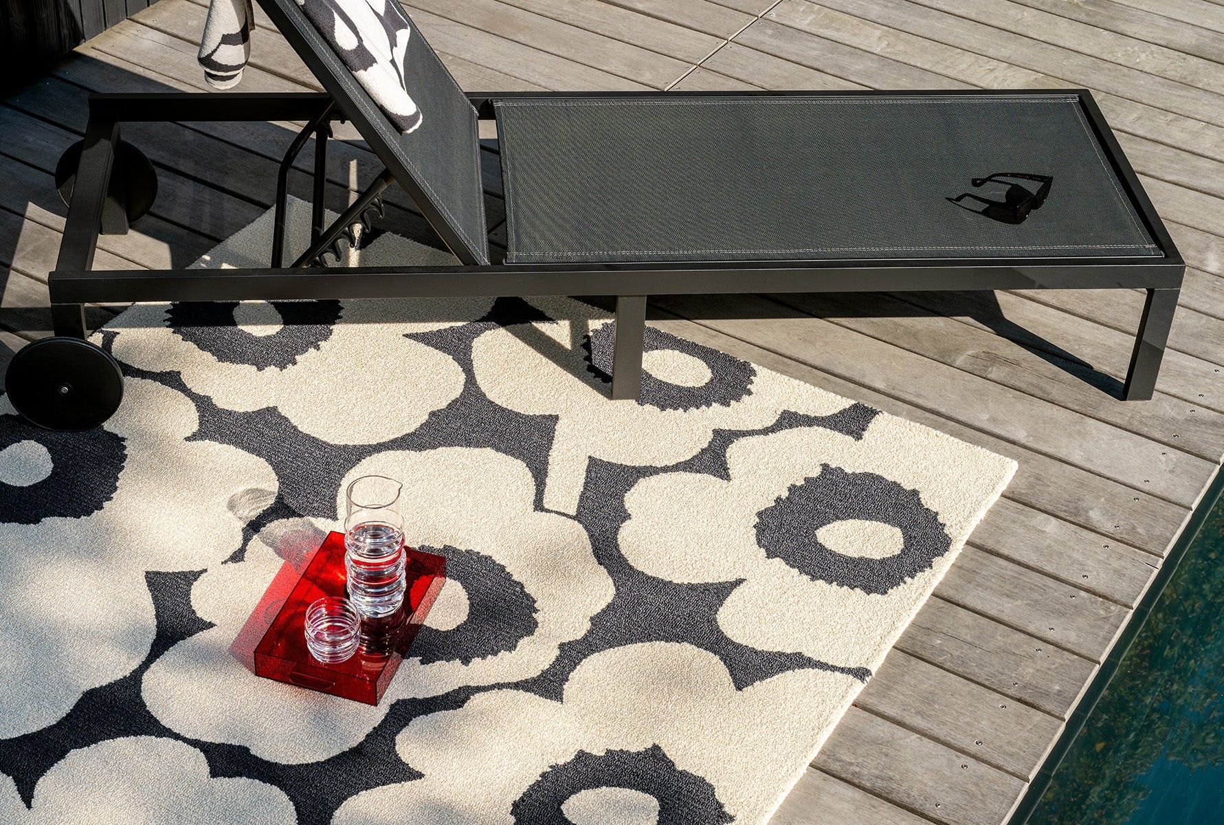 Marimekko Unikko Charcoal White Outdoor 434305 Rug - Image 3