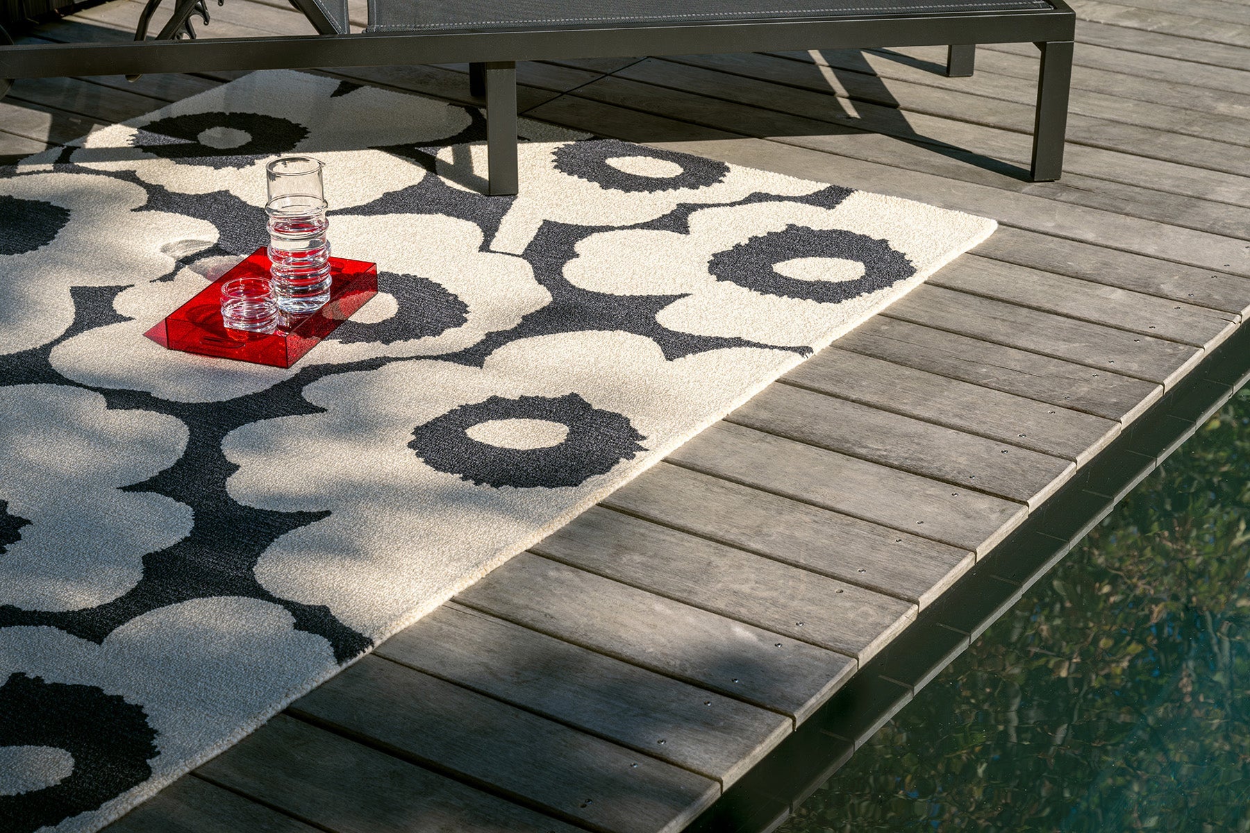 Marimekko Unikko Charcoal White Outdoor 434305 Rug - Image 4