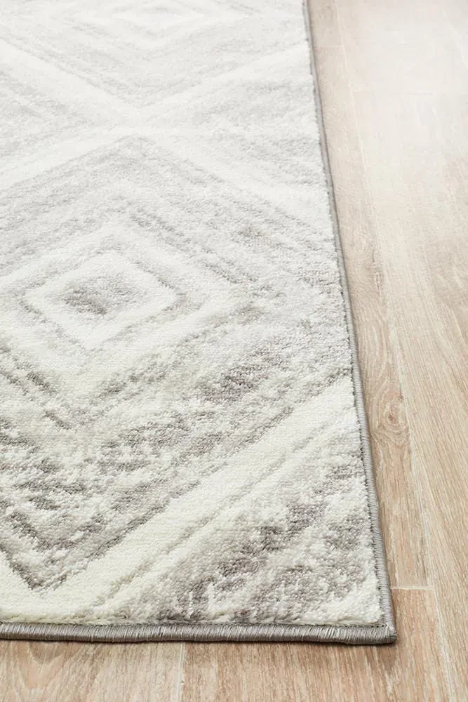 Sabrina Geo Diamonds Rug Silver Grey - Image 5