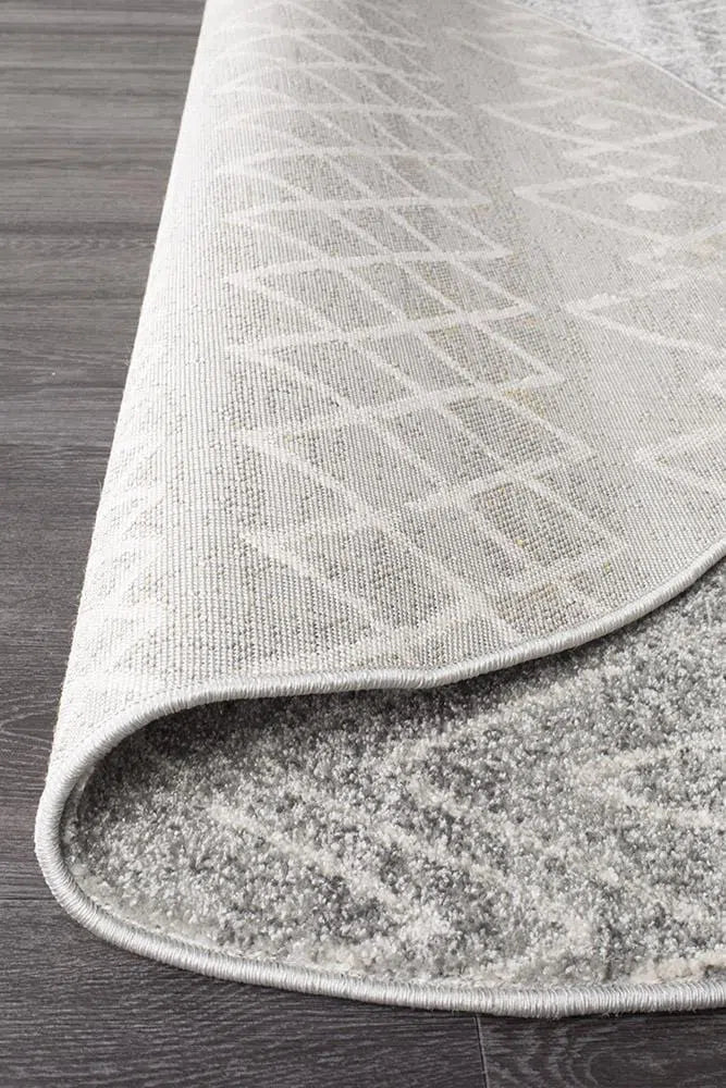 Oasis Selma Silver Tribal Round Rug - Image 6