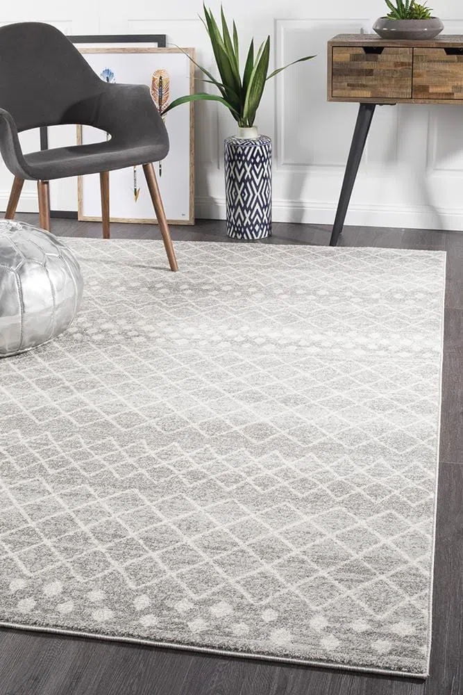 Oasis Selma Silver Tribal Rug - Image 3