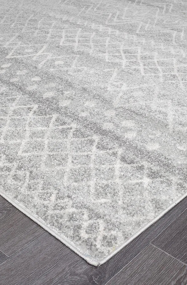 Oasis Selma Silver Tribal Rug - Image 4