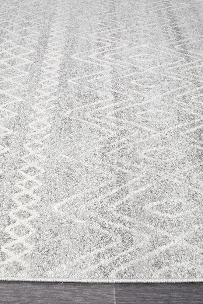 Oasis Selma Silver Tribal Rug - Image 5