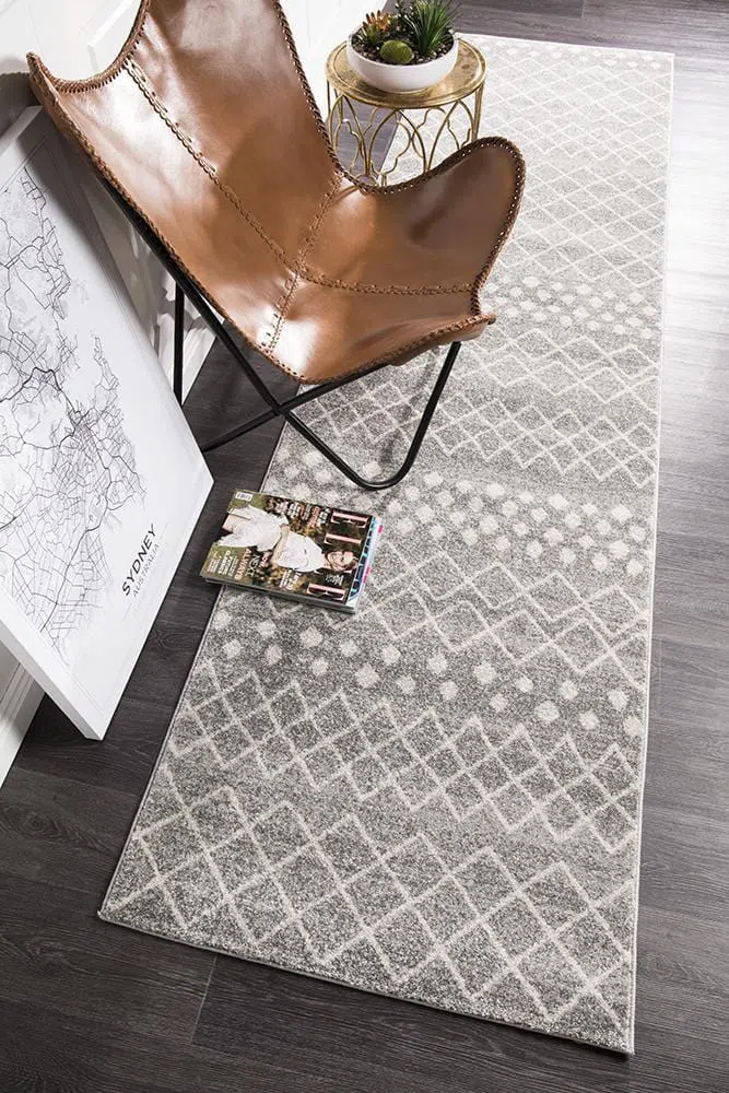 Oasis Selma Silver Tribal Runner Rug - Image 3