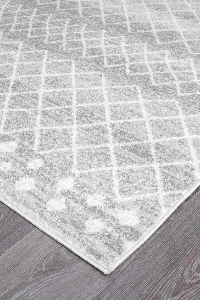 Oasis Selma Silver Tribal Runner Rug - Image 4