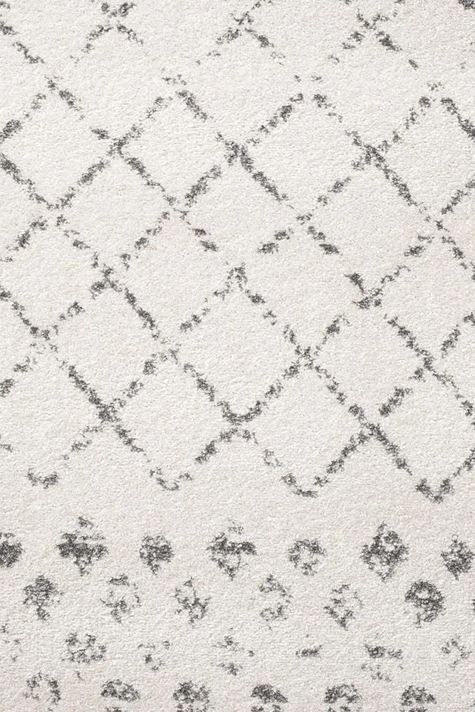Oasis Selma White Grey Tribal Round Rug - Image 5