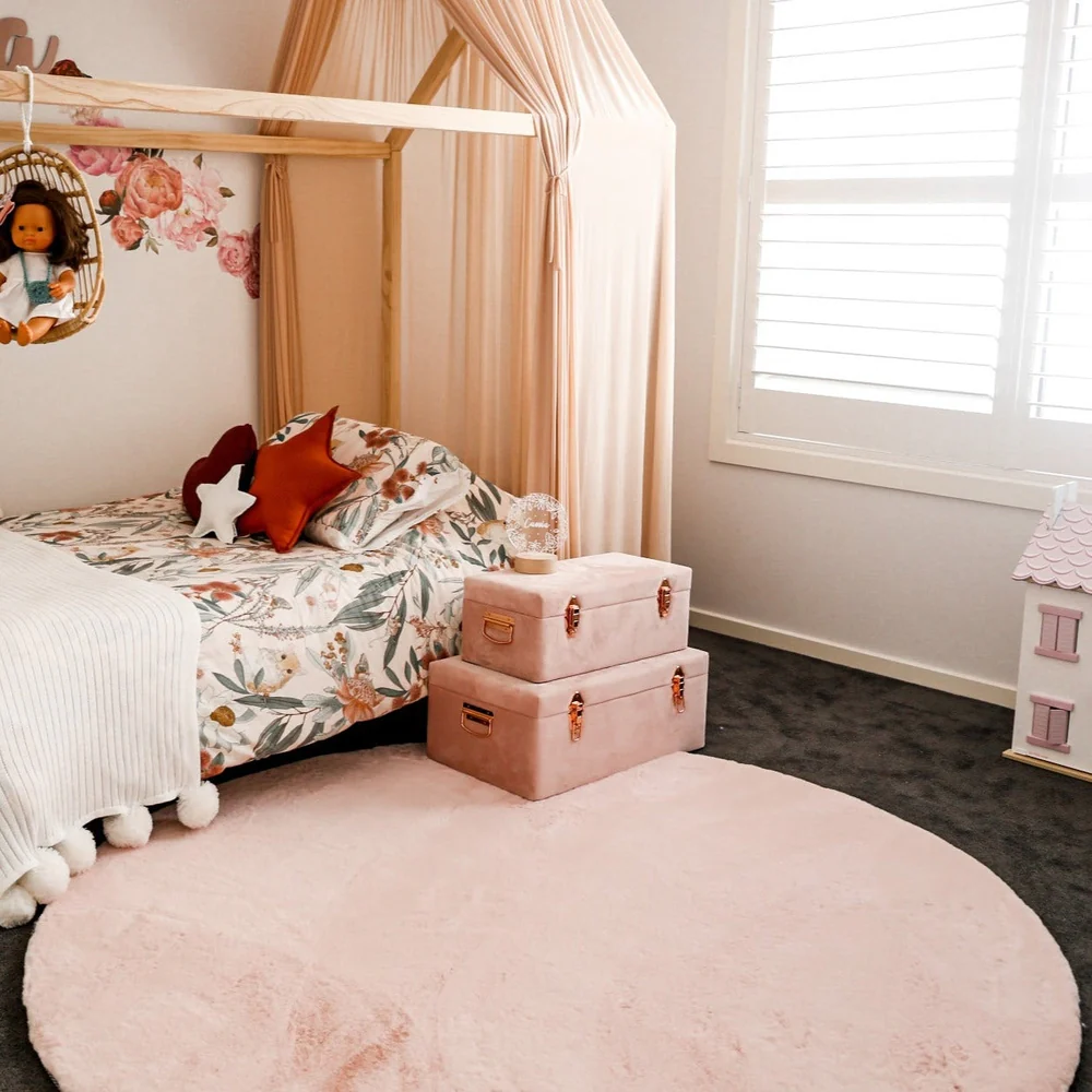 Pony Soft Pink Round Rug - Image 3