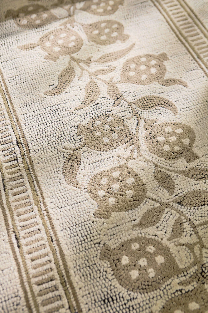 Sanderson Anaar Flax 148001 Rug - Image 4