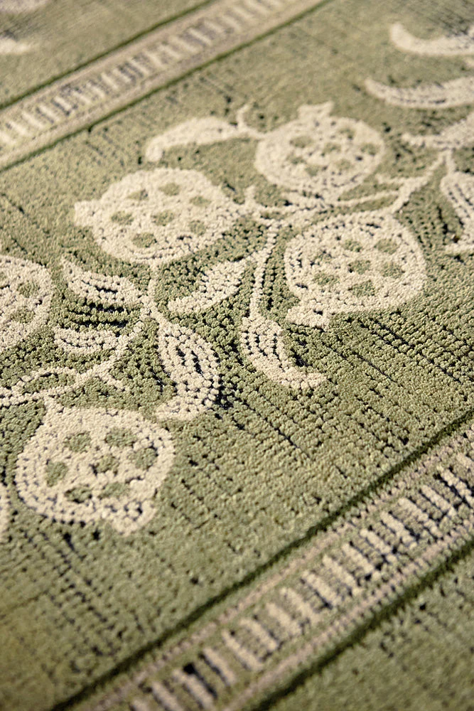 Sanderson Anaar Forest Green 148007 Rug - Image 4