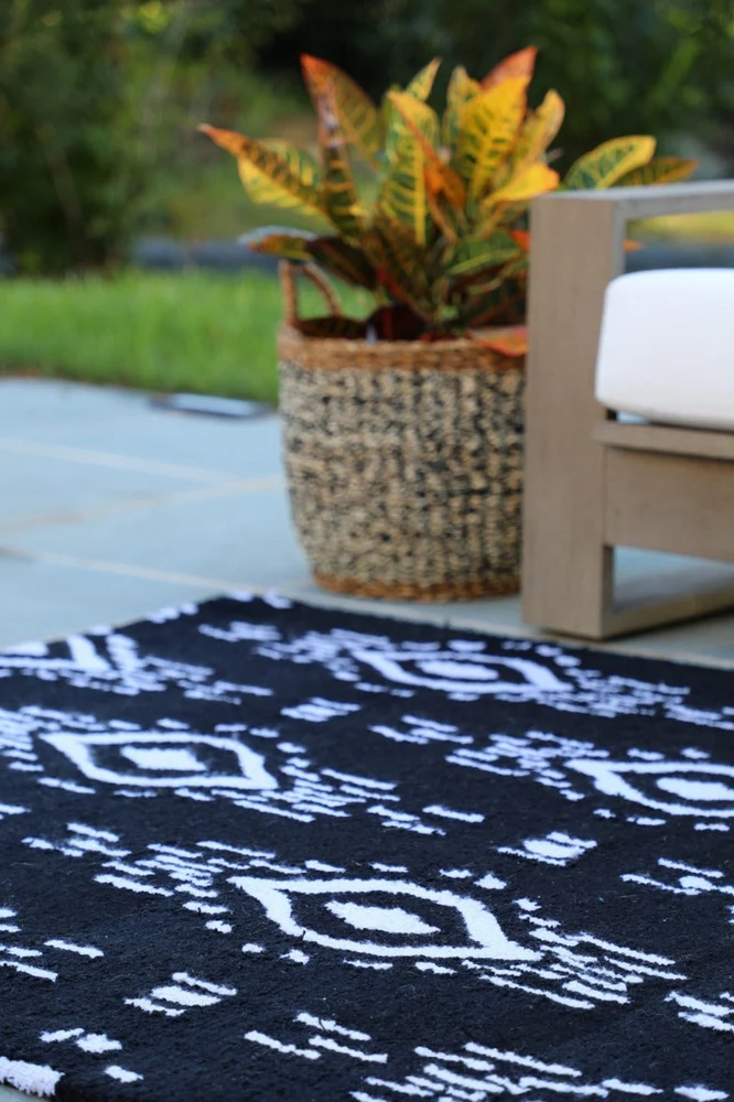 Surah Black Indoor Outdoor Rug - Image 4