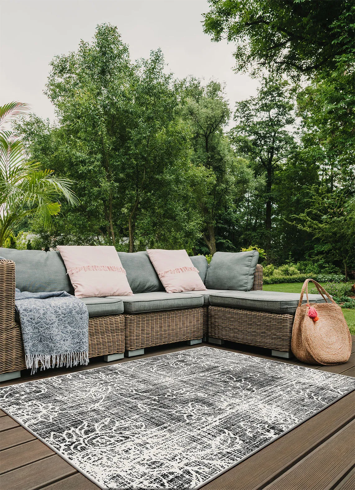 Terrazzo 535 Reversible Charcoal Outdoor - Image 4
