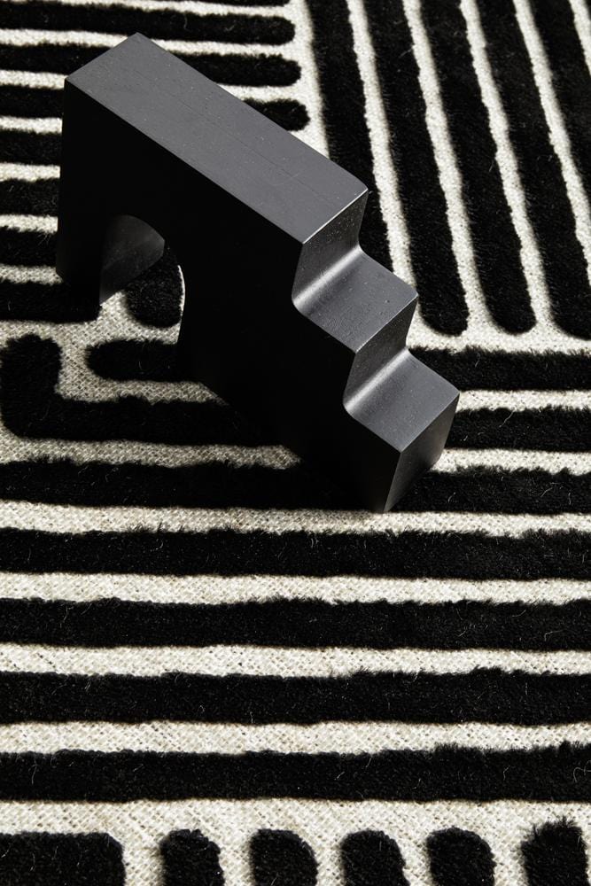 York Cindy Black & Gold Runner Rug - Image 9